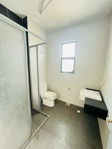 2-storey Terraced House for Sale in Saujana Rawang (Rawang) - Evelyn Khoo - Bathroom - PropertyGuru.com.my