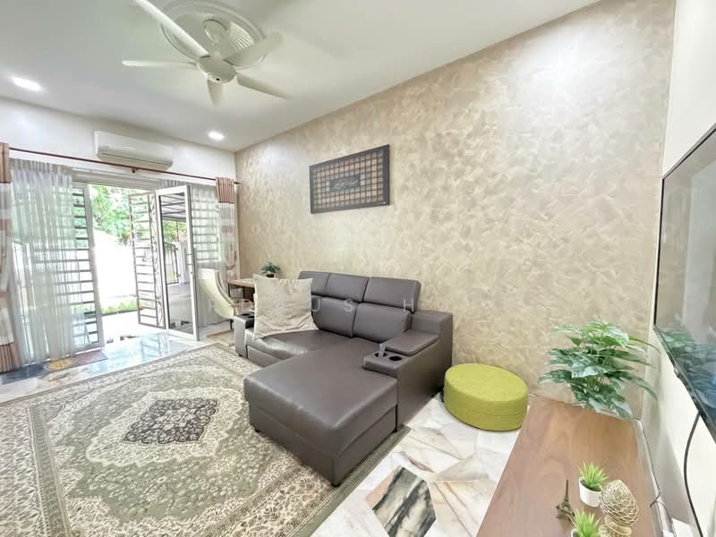 1-storey Terraced House for Sale in Taman Bukit Mewah (Kajang) - Firdaus Husin - Living Room - PropertyGuru.com.my