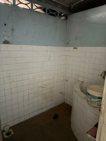 1-storey Terraced House for Sale in Taman Pkns Batu 16 (Rawang) - DANIEL . - Bathroom - PropertyGuru.com.my