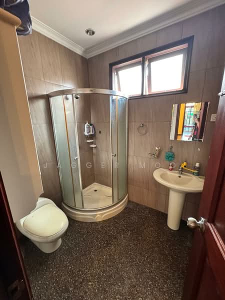 Semi-Detached House for Sale in Beverly Heights (Ampang) - Jagger Moo - Bathroom - PropertyGuru.com.my