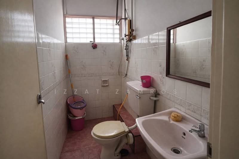 2-storey Terraced House for Sale in Taman Melati (Setapak) - Izzat Zamros - Bathroom - PropertyGuru.com.my