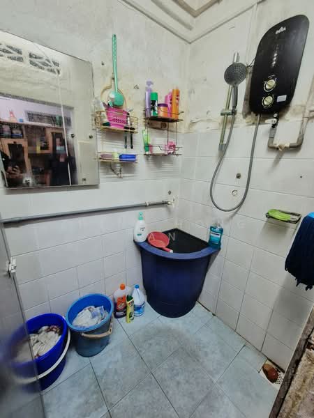 1-storey Terraced House for Sale in Taman Setapak (Setapak) - Zheng Hong Tan - Bathroom - PropertyGuru.com.my