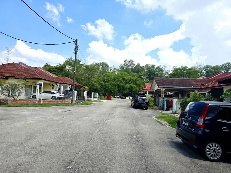 Rumah Teres 1 Tingkat untuk Dijual di Kota Puteri (Batu Arang) - Nor Ozir - Exterior - PropertyGuru.com.my