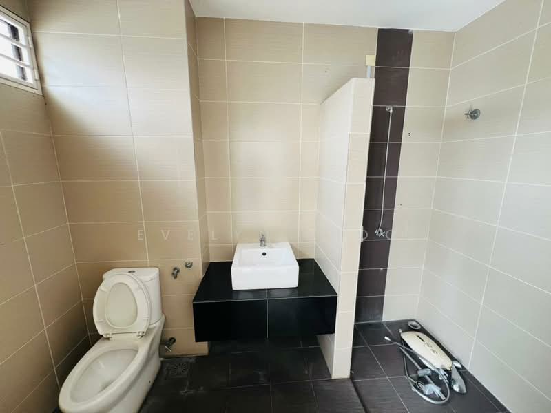 2-storey Terraced House for Sale in Rawang (Selangor) - Evelyn Khoo - Bathroom - PropertyGuru.com.my