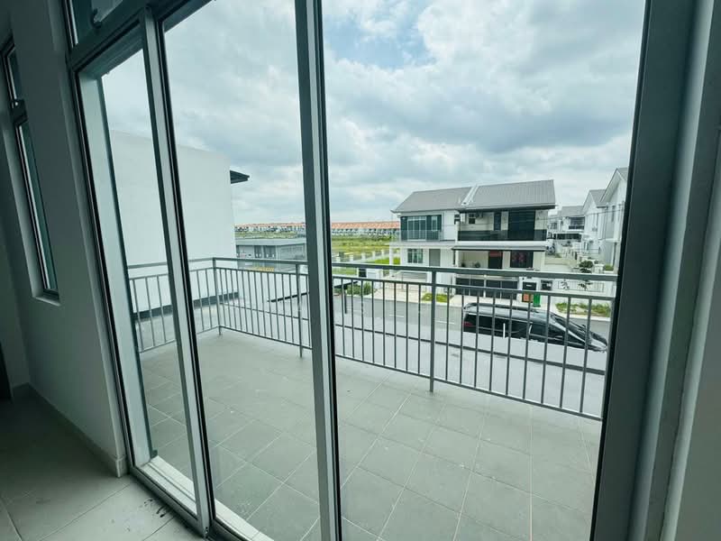 Cluster House for Sale in Taman Pulai Mutiara (Iskandar Puteri (Nusajaya)) - Eva Siow - Balcony - PropertyGuru.com.my