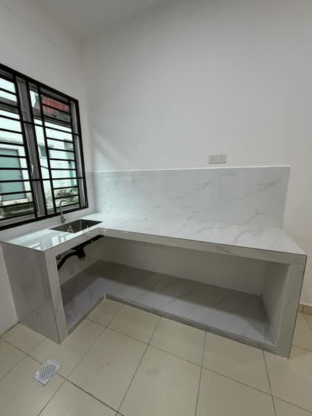 2-storey Terraced House for Sale in Taman Scientex Senai (Senai) - Alfred Pee - Kitchen - PropertyGuru.com.my
