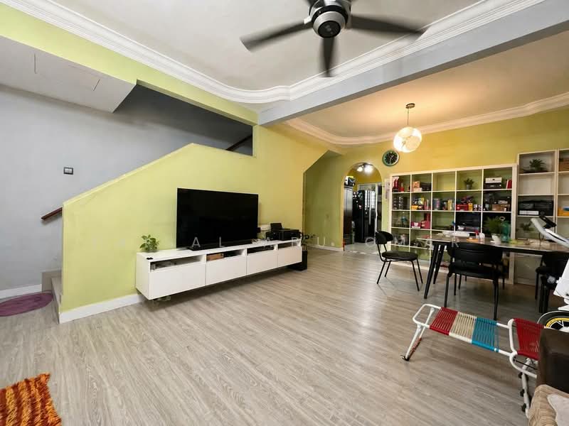 Rumah Teres 2 Tingkat untuk Dijual di Saujana Damansara (Damansara Damai) - Faisal Abu Omar - Living Room - PropertyGuru.com.my