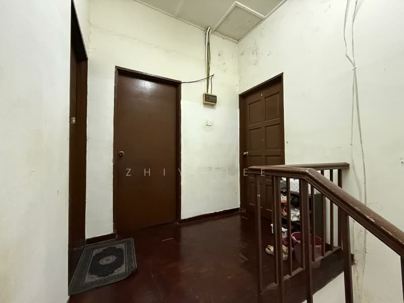 Rumah Teres 2 Tingkat untuk Dijual di Taman Ria (Kota Tinggi) - Zhiyi Lee - Corridor - PropertyGuru.com.my