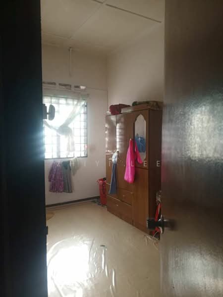 Rumah Teres 2 Tingkat untuk Dijual di Taman Ria (Kota Tinggi) - Zhiyi Lee - Bedroom - PropertyGuru.com.my