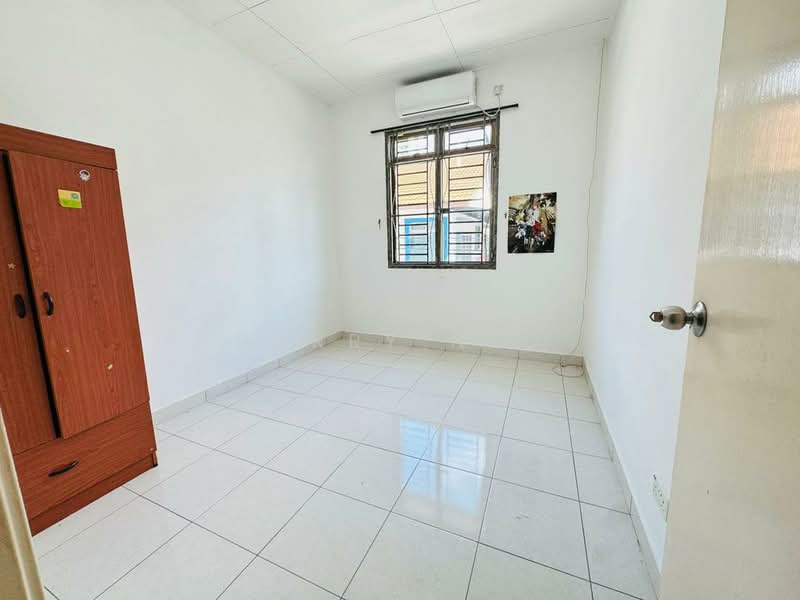 2-storey Terraced House for Sale in Johor Bahru (Johor) - Harry Neo - Bedroom - PropertyGuru.com.my