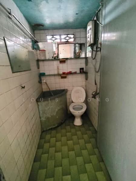 1-storey Terraced House for Sale in Kepong Baru (Kepong) - Louis Foong - Bathroom - PropertyGuru.com.my