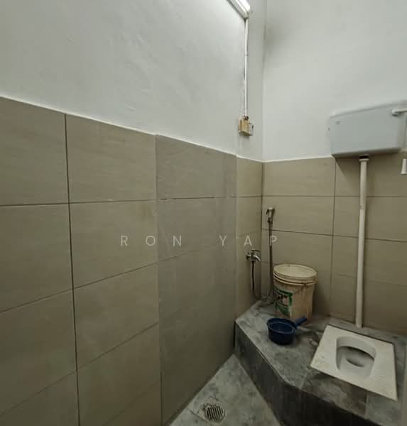 Shop for Rent in Bandar Sunway (Sunway) - Ron Yap - Bathroom - PropertyGuru.com.my