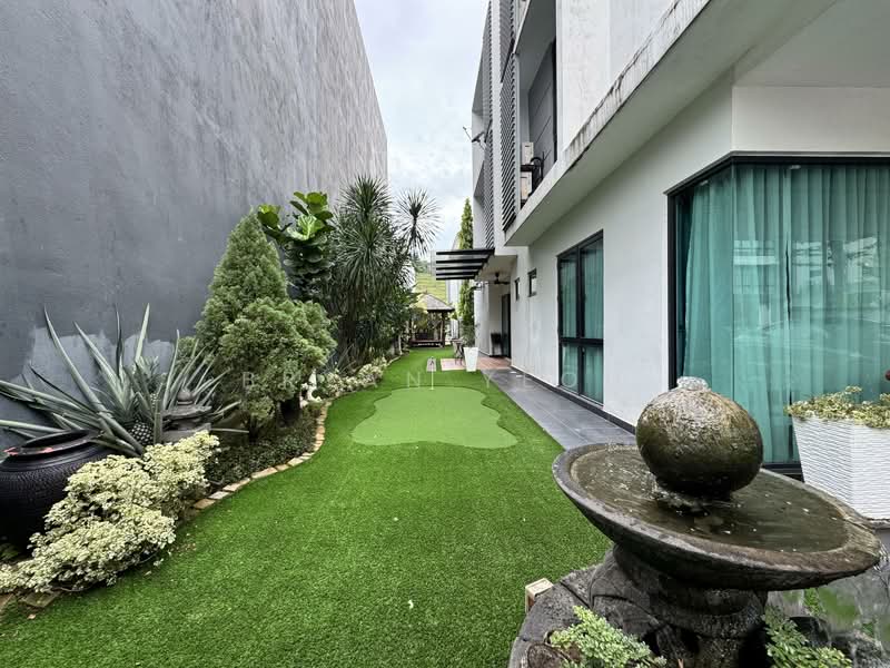 Rumah Banglo untuk Dijual di Taman Puncak Perdana (Shah Alam) - Bryan Yeoh - Garden - PropertyGuru.com.my