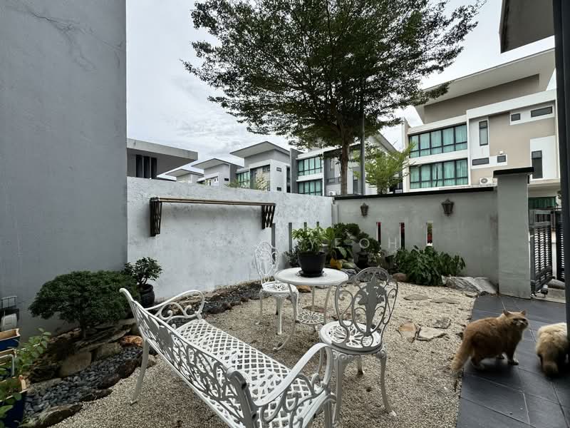 Rumah Banglo untuk Dijual di Taman Puncak Perdana (Shah Alam) - Bryan Yeoh - Garden - PropertyGuru.com.my