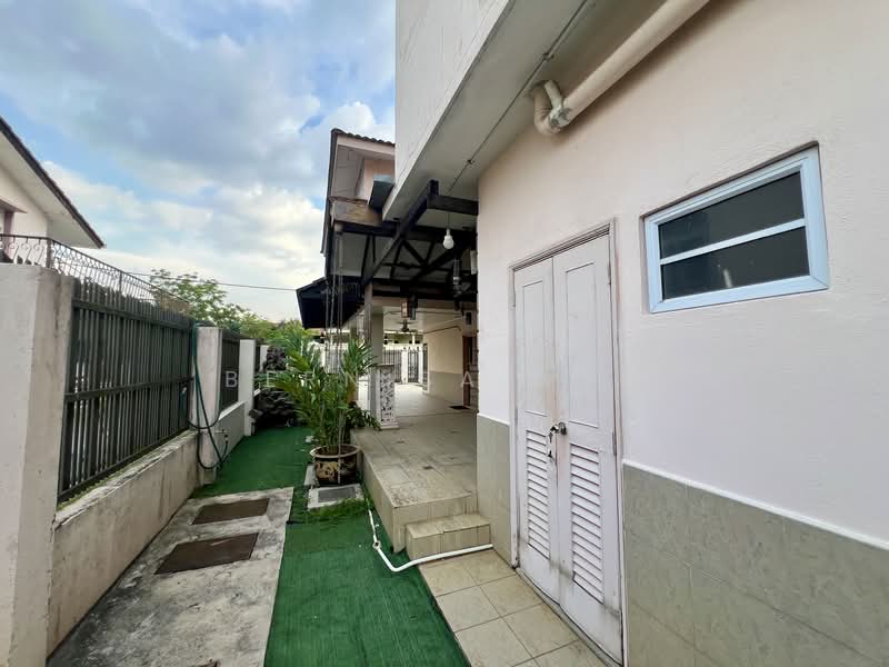 Semi-Detached House for Sale in Seksyen 22 (Petaling Jaya) - Bernisa Bon - Exterior - PropertyGuru.com.my