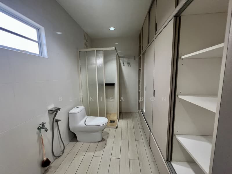 Semi-Detached House for Sale in Seksyen 22 (Petaling Jaya) - Bernisa Bon - Bathroom - PropertyGuru.com.my