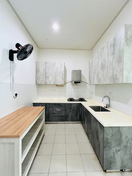 Cluster House for Rent in Desa Melawati (Setapak) - Jonathan Yeoh - Kitchen - PropertyGuru.com.my