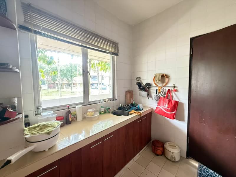 Rumah Teres 3 Tingkat untuk Dijual di Valencia (Sungai Buloh) - Evelyn Khoo - Kitchen - PropertyGuru.com.my
