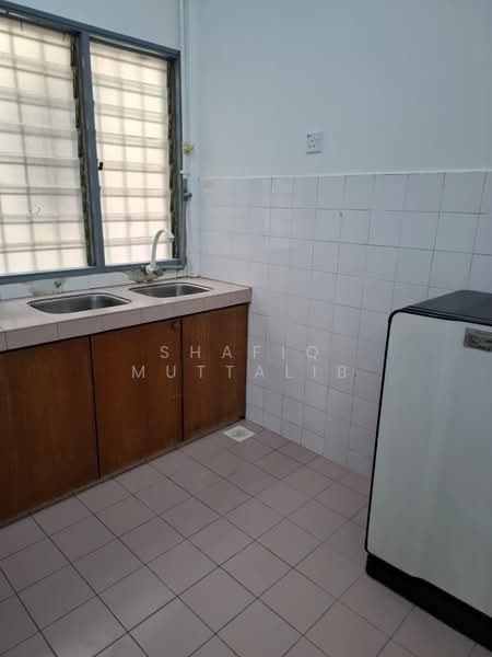 Pangsapuri untuk Disewa di Nuri Court - Shafiq Muttalib - Kitchen - PropertyGuru.com.my
