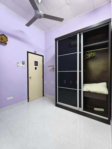 1-storey Terraced House for Sale in Taman Seri Austin (Tebrau) - Alan Tia - Bedroom - PropertyGuru.com.my