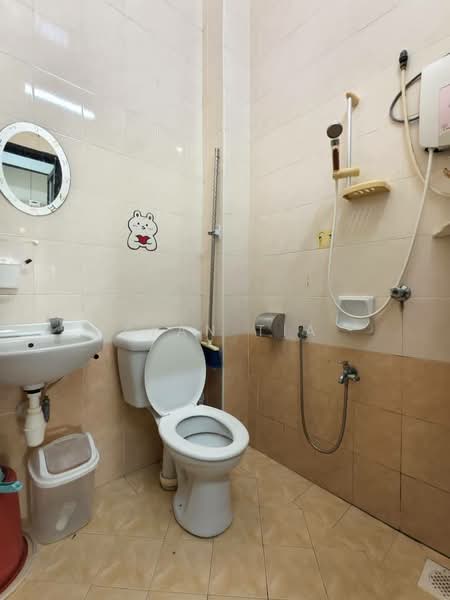 1-storey Terraced House for Sale in Taman Seri Austin (Tebrau) - Alan Tia - Bathroom - PropertyGuru.com.my
