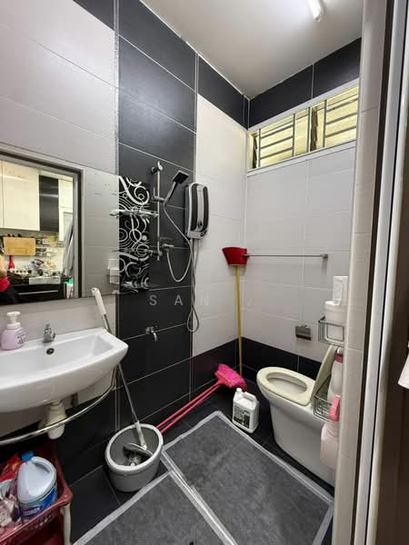 1-storey Terraced House for Sale in Bandar Baru Permas Jaya (Permas Jaya) - San . - Bathroom - PropertyGuru.com.my