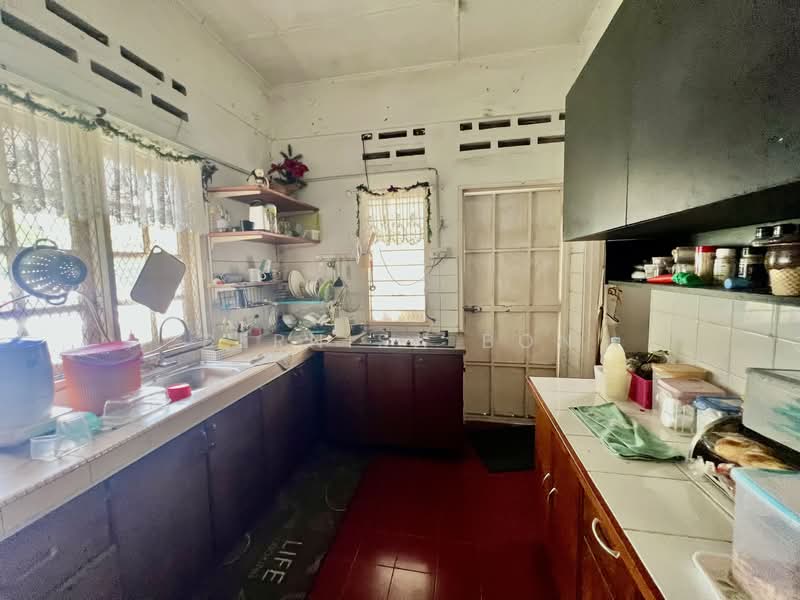 Rumah Berkembar untuk Dijual di Seksyen 17 (Petaling Jaya) - Bernisa Bon - Kitchen - PropertyGuru.com.my