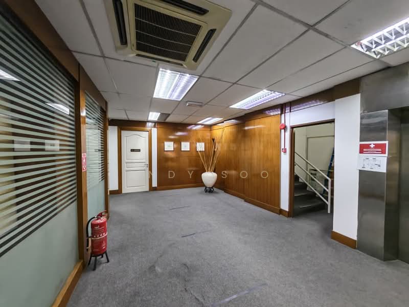 Shop / Office for Sale in Taman Sungai Besi Indah (Seri Kembangan) - Candy Soon - Corridor - PropertyGuru.com.my