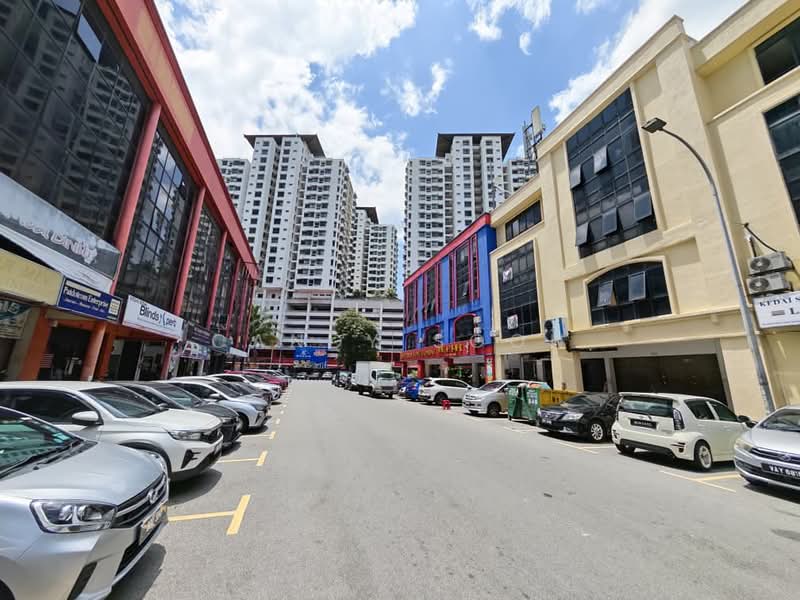 Shop / Office for Sale in Taman Sungai Besi Indah (Seri Kembangan) - Candy Soon - Exterior - PropertyGuru.com.my