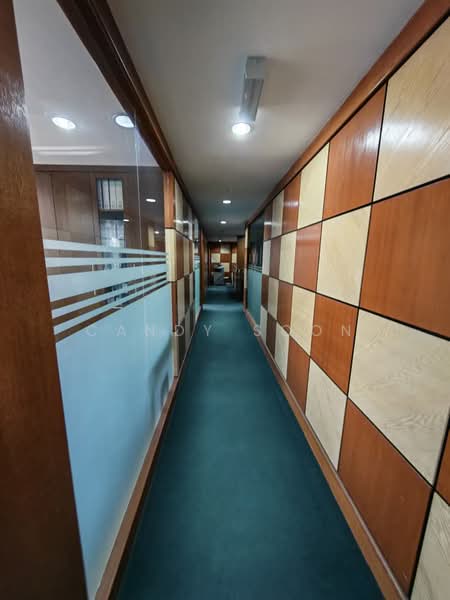 Shop / Office for Sale in Taman Sungai Besi Indah (Seri Kembangan) - Candy Soon - Corridor - PropertyGuru.com.my