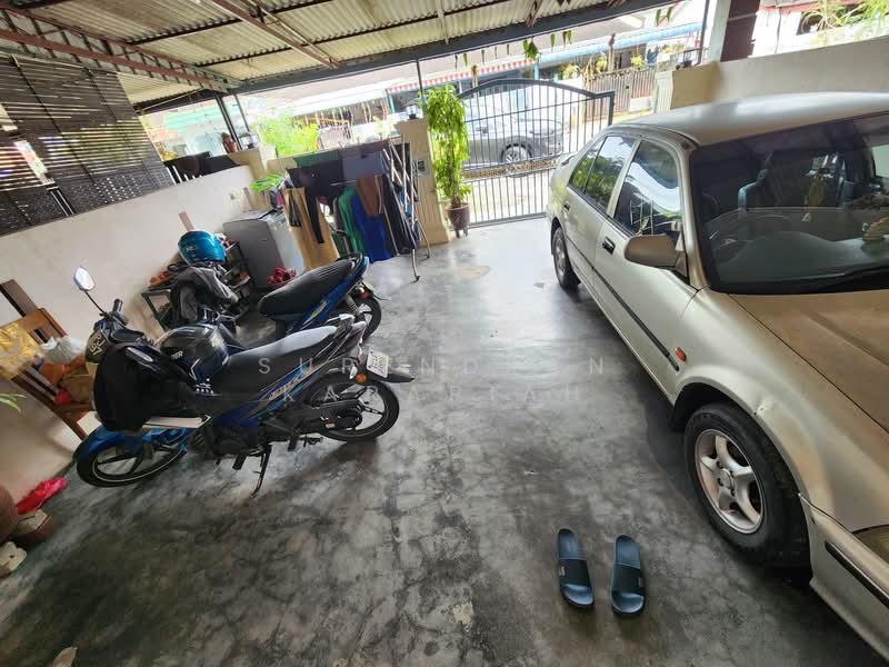 1-storey Terraced House for Sale in Taman Emas (Kapar) - Surendran Karapiah - Exterior - PropertyGuru.com.my