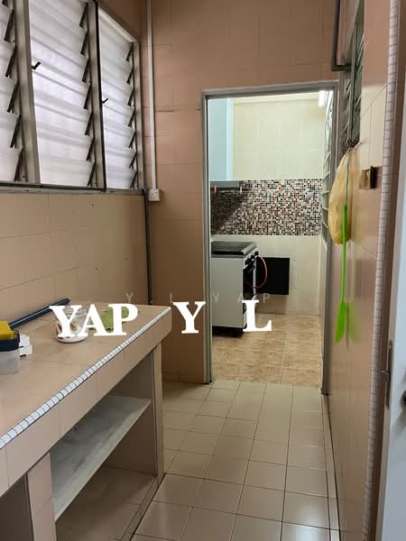 Rumah Teres 2 Tingkat untuk Dijual di Taman Putra Indah (Seri Kembangan) - Y.L YAP - Kitchen - PropertyGuru.com.my
