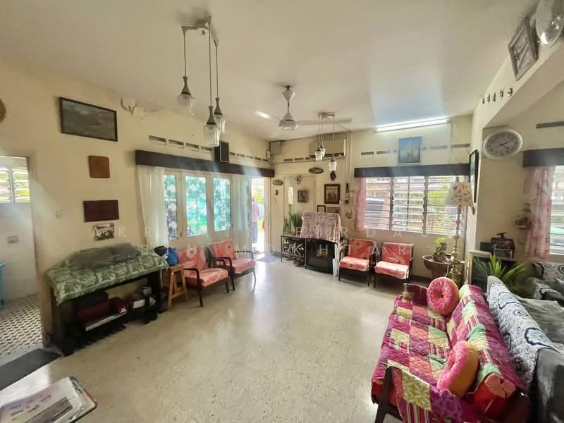 Rumah Berkembar untuk Dijual di Seksyen 17 (Petaling Jaya) - Akramin Firdaus Bin Mokhtar - Living Room - PropertyGuru.com.my