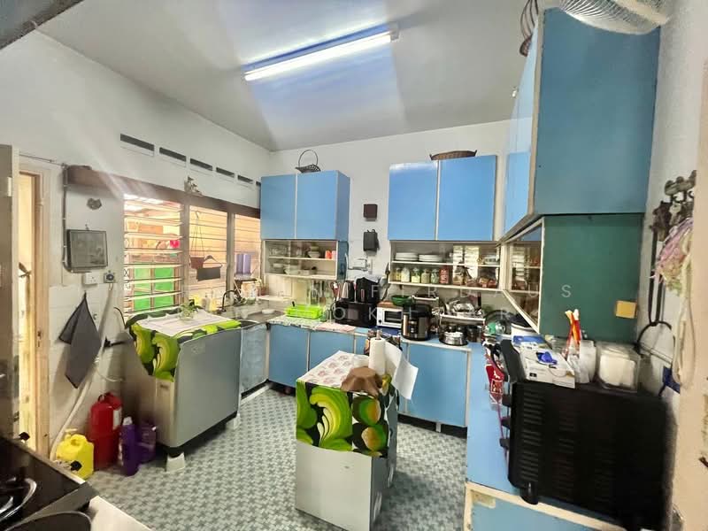 Rumah Berkembar untuk Dijual di Seksyen 17 (Petaling Jaya) - Akramin Firdaus Bin Mokhtar - Kitchen - PropertyGuru.com.my