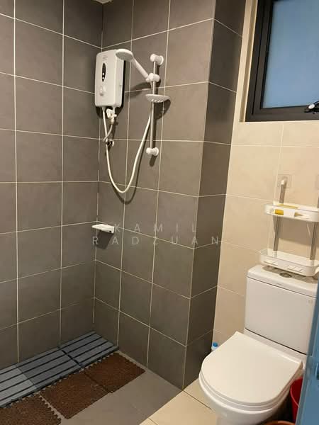 Servis Apartment untuk Disewa di Tiara Imperio Residence - Kamil Radzuan - Bathroom - PropertyGuru.com.my