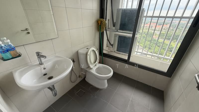 Office for Sale in Puteri Harbour (Iskandar Puteri (Nusajaya)) - Allysa Tan - Toilet - PropertyGuru.com.my