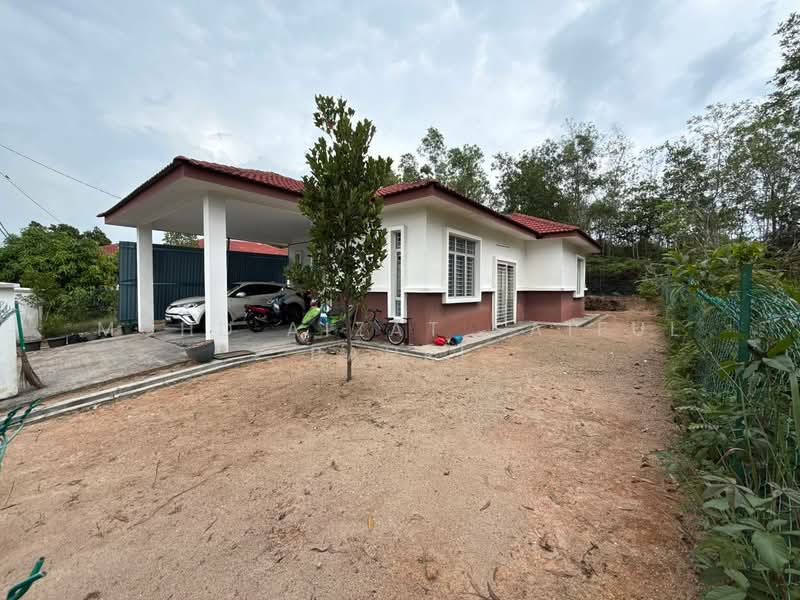 Bungalow for Sale in Bandar Tasik Senangin (Lenggeng) - Mohd Aizat Saiful Bahri - Exterior - PropertyGuru.com.my
