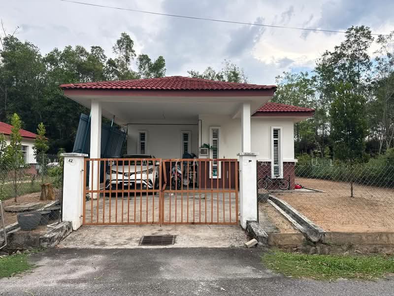 Bungalow for Sale in Bandar Tasik Senangin (Lenggeng) - Mohd Aizat Saiful Bahri - Exterior - PropertyGuru.com.my