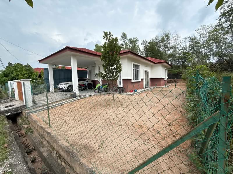Bungalow for Sale in Bandar Tasik Senangin (Lenggeng) - Mohd Aizat Saiful Bahri - Exterior - PropertyGuru.com.my