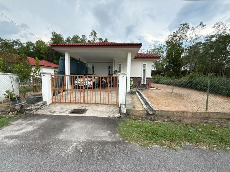 Bungalow for Sale in Bandar Tasik Senangin (Lenggeng) - Mohd Aizat Saiful Bahri - Exterior - PropertyGuru.com.my