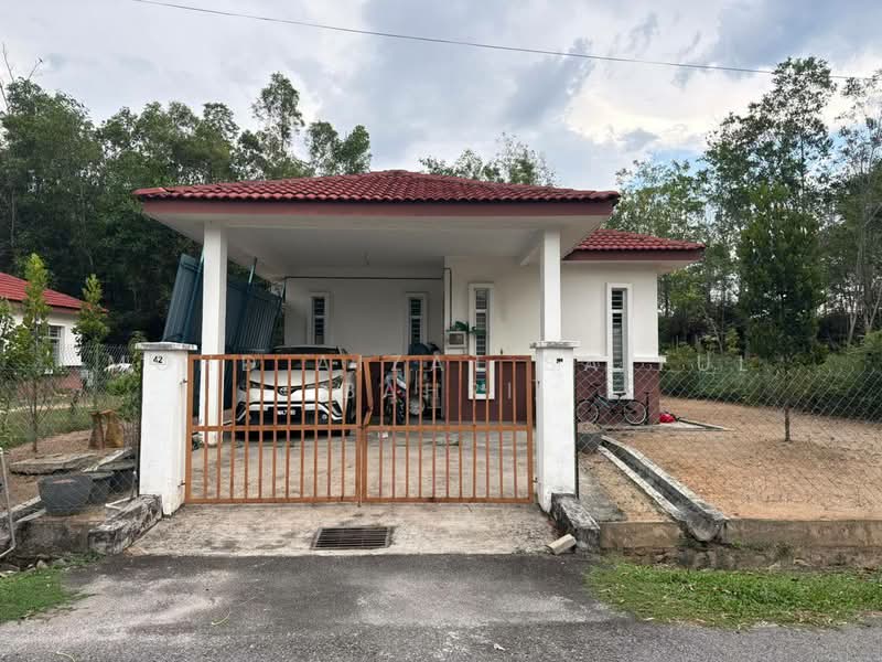 Bungalow for Sale in Bandar Tasik Senangin (Lenggeng) - Mohd Aizat Saiful Bahri - Exterior - PropertyGuru.com.my