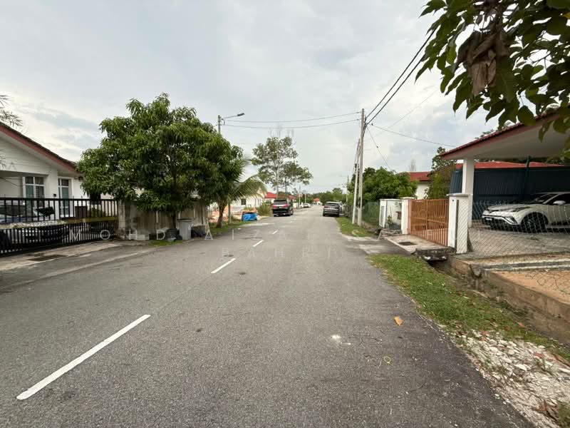 Bungalow for Sale in Bandar Tasik Senangin (Lenggeng) - Mohd Aizat Saiful Bahri - Exterior - PropertyGuru.com.my