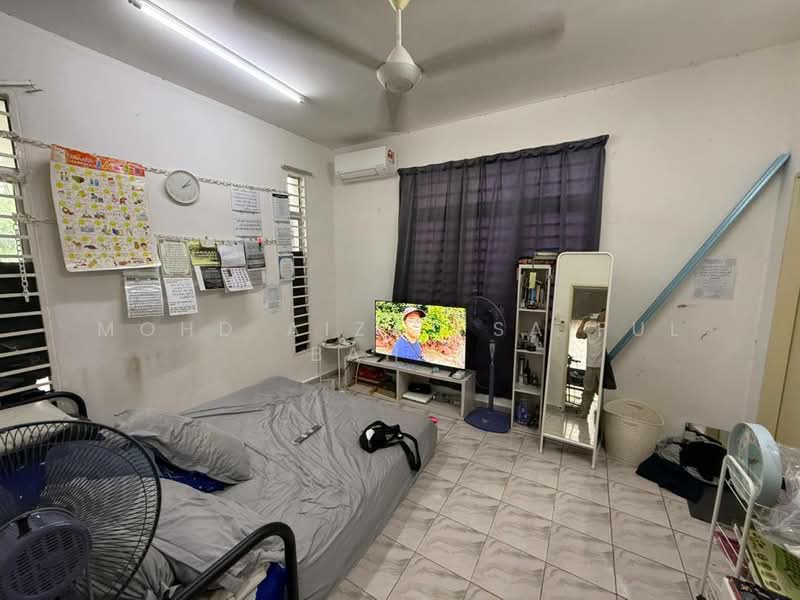 Bungalow for Sale in Bandar Tasik Senangin (Lenggeng) - Mohd Aizat Saiful Bahri - Bedroom - PropertyGuru.com.my