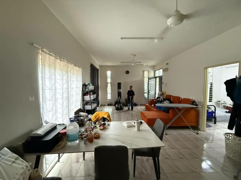 Bungalow for Sale in Bandar Tasik Senangin (Lenggeng) - Mohd Aizat Saiful Bahri - Living Room - PropertyGuru.com.my