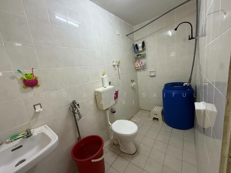Bungalow for Sale in Bandar Tasik Senangin (Lenggeng) - Mohd Aizat Saiful Bahri - Bathroom - PropertyGuru.com.my