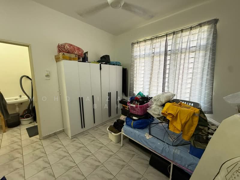 Bungalow for Sale in Bandar Tasik Senangin (Lenggeng) - Mohd Aizat Saiful Bahri - Bedroom - PropertyGuru.com.my