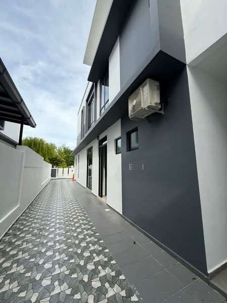 Cluster House for Rent in Bukit Indah (Iskandar Puteri (Nusajaya)) - Li Wei - Exterior - PropertyGuru.com.my