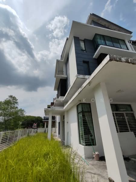 3-storey Terraced House for Sale in Taman Putra Impiana (Puchong) - Gabriel Kong - Exterior - PropertyGuru.com.my