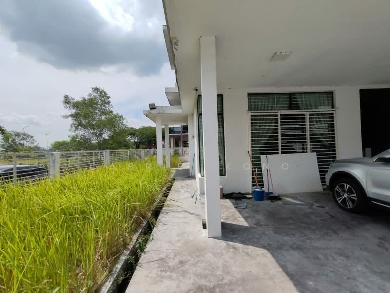 3-storey Terraced House for Sale in Taman Putra Impiana (Puchong) - Gabriel Kong - Exterior - PropertyGuru.com.my