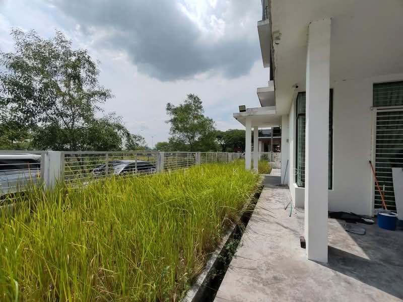 3-storey Terraced House for Sale in Taman Putra Impiana (Puchong) - Gabriel Kong - Exterior - PropertyGuru.com.my